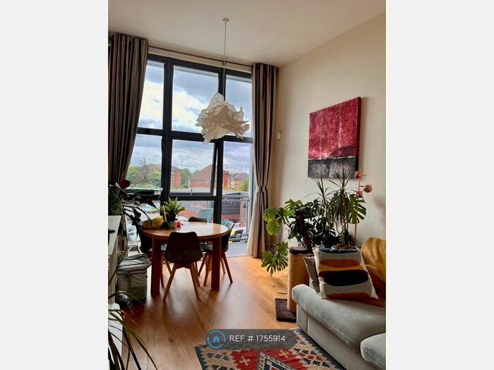 2 Bedroom Flat To Rent In Corelli Court, London, SE1