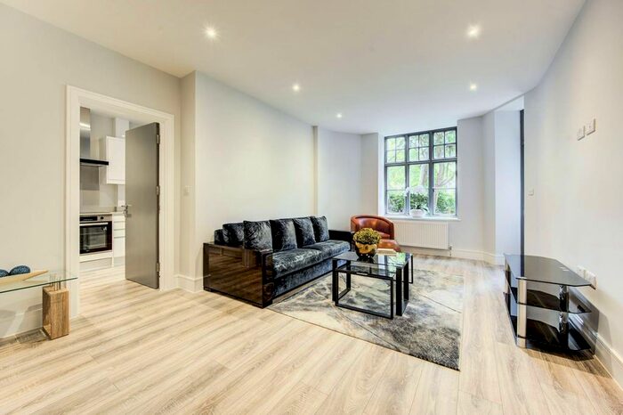 3 Bedroom Flat To Rent In Maida Vale, Maida Vale, London, W9