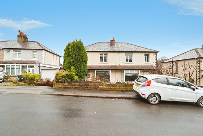 3 Bedroom Semi Detached House For Sale In Longwood Avenue, Bingley, BD16