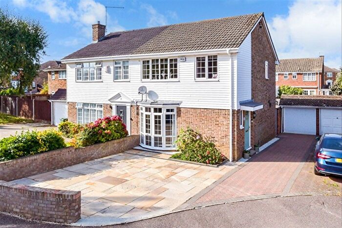 3 Bedroom Semi-detached House For Sale In Adam Close, Coxheath, Maidstone, Kent, ME17