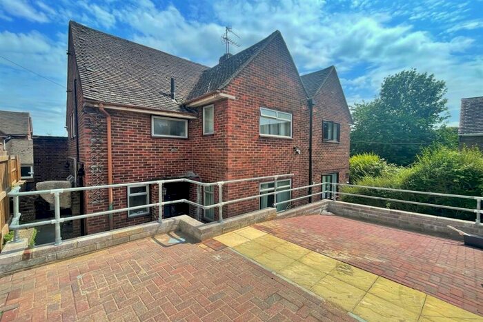 6 Bedroom Semi-Detached House To Rent In Stanmore, SO22