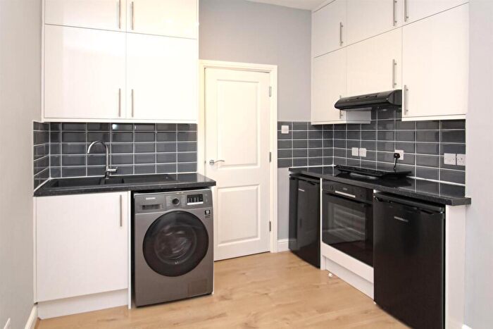 1 Bedroom Apartment To Rent In Langham Road, Turnpike Lane, N15