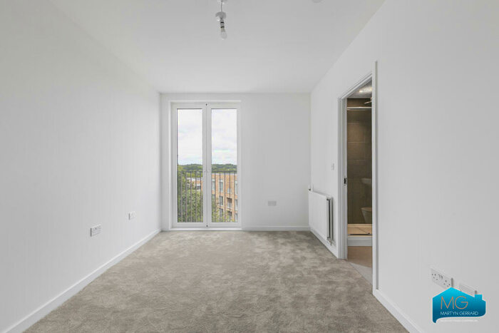 2 Bedroom Apartment To Rent In Medawar Drive, Mill Hill, London, NW7
