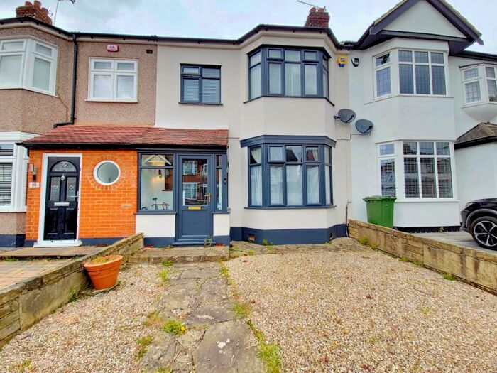 3 Bedroom Terraced House To Rent In Woodfield Drive, Romford, RM2
