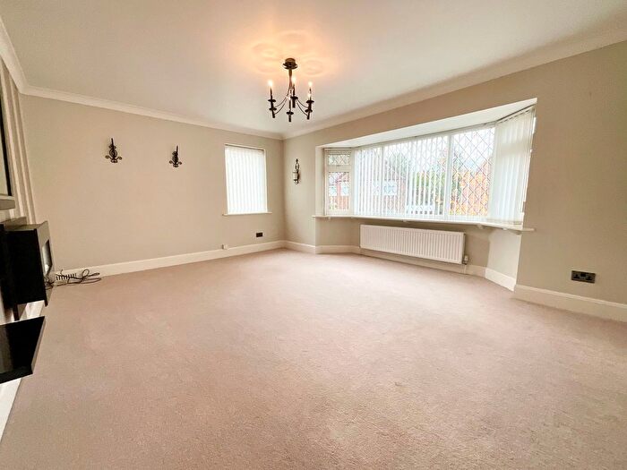 2 Bedroom Flat For Sale In Malvern Crescent, Scarborough, YO12