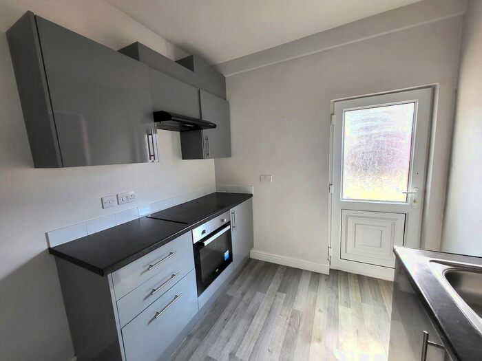 1 Bedroom Flat To Rent In Flat B, Ground Floor Flat, Glyn Avenue, Doncaster, DN1