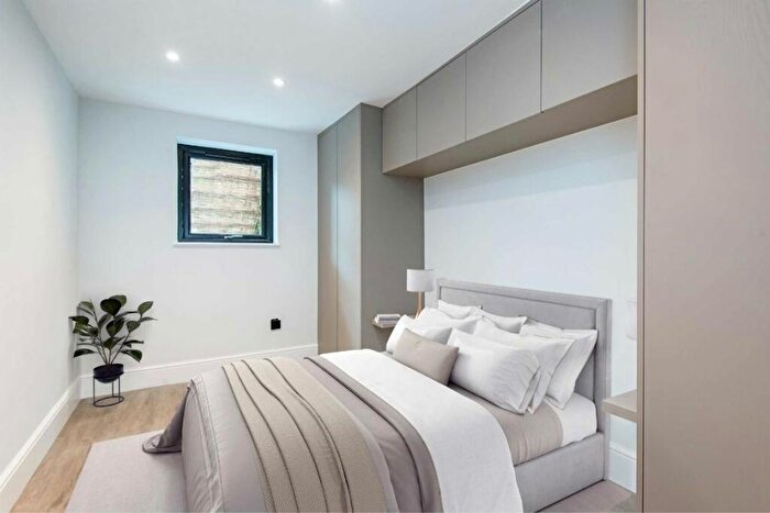 2 Bedroom Flat For Sale In Leighton Road, Kentish Town, NW5