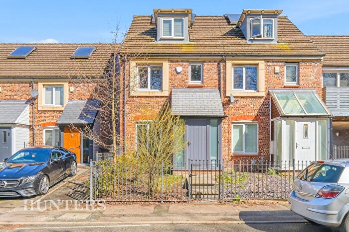 4 Bedroom Semi Detached House For Sale In Cardigan Road, Oldham, OL8