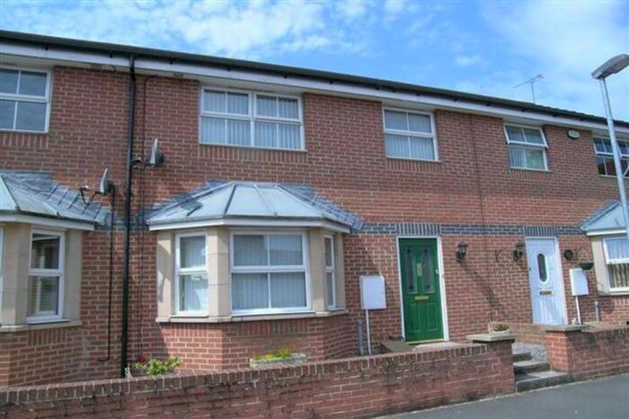 4 Bedroom Terraced House To Rent In St. Austell Way, Swindon, SN2