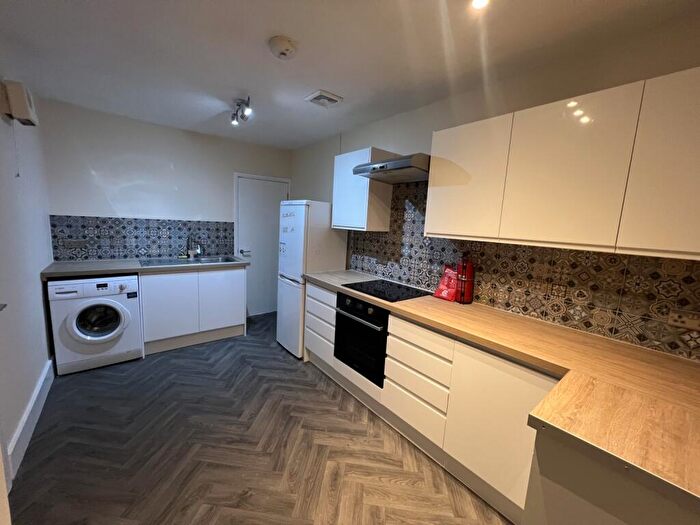 3 Bedroom Flat To Rent In St Lukes Road, Old Windsor, Windsor, Berkshire, SL4