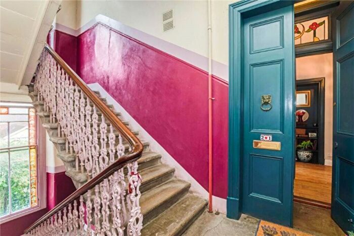 2 Bedroom Flat To Rent In Alexandra Parade, Glasgow, G31