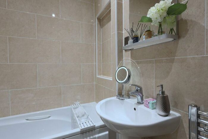 6 Bedroom Flat To Rent In Broom Street, Sheffield, Sheffield, S10