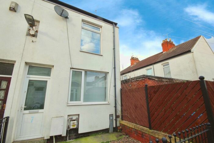 2 Bedroom End Of Terrace House To Rent In Florence Avenue, Cadogan Street, Hull, East Yorkshire, HU3