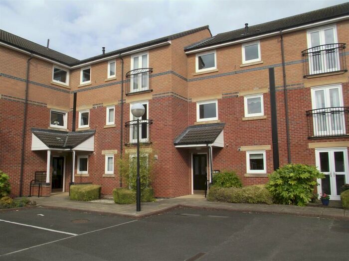 2 Bedroom Ground Flat To Rent In Sandringham Court/ West End - Darlington, DL3