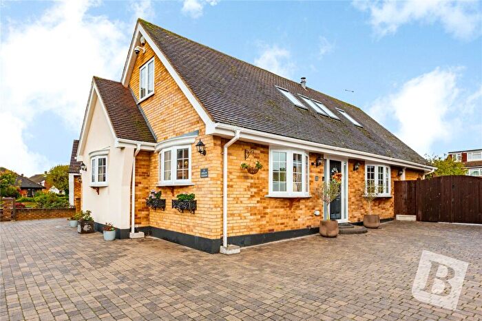 4 Bedroom Detached House For Sale In Onslow Gardens, Ongar, Essex, CM5