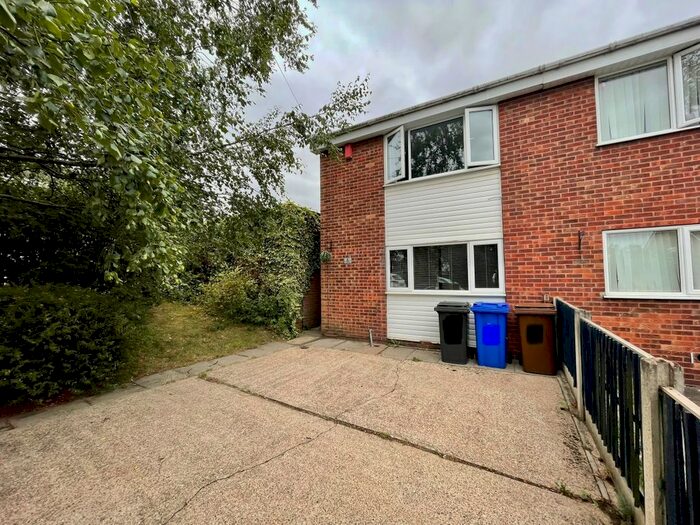 3 Bedroom Semi-Detached House To Rent In Lambton Close, Ilkeston, DE7