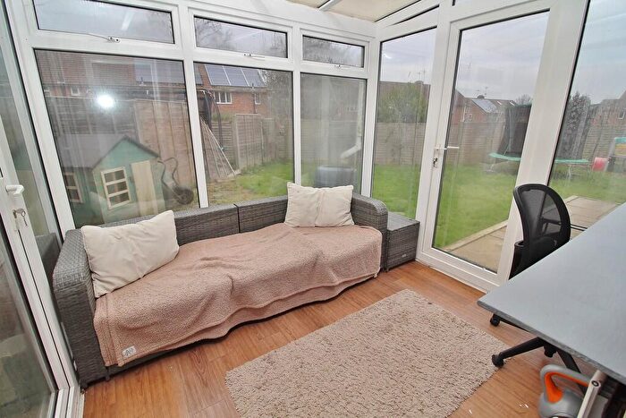 2 Bedroom End Of Terrace House For Sale In Wellow Close, Bedhampton, PO9
