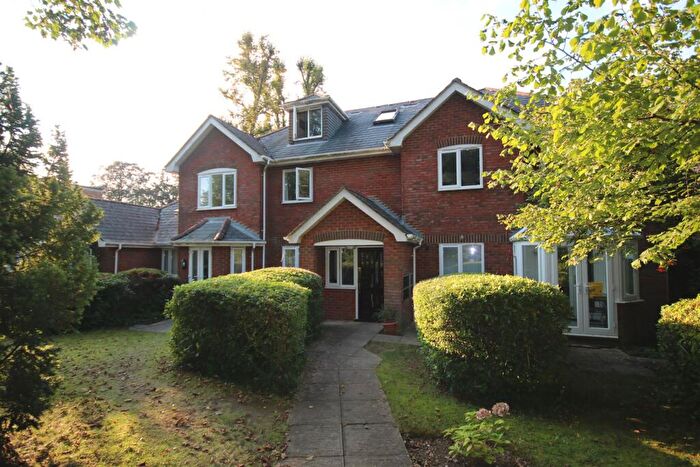 2 Bedroom Apartment To Rent In Epsom Road, Leatherhead, KT22