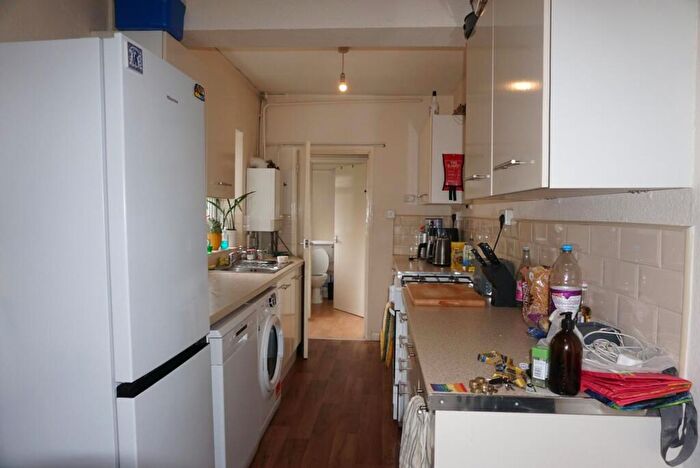 2 Bedroom Flat To Rent In Montpelier Road, Nottingham, NG7