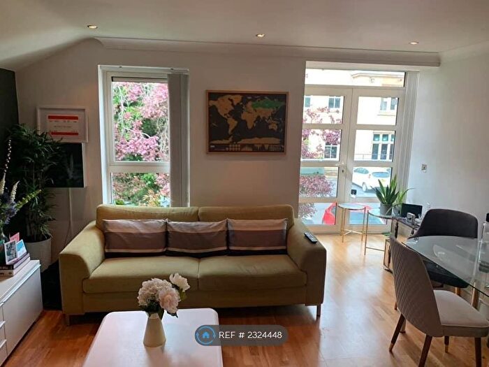 2 Bedroom Flat To Rent In Stainbeck Lane, Leeds, LS7