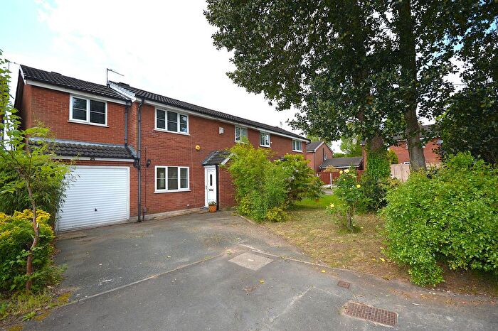 3 Bedroom Semi-Detached House For Sale In Leeside, Heaton Mersey, SK4