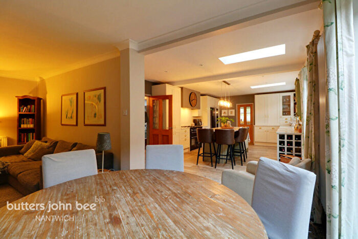 4 Bedroom Semi Detached House For Sale In London Road, Nantwich, CW5