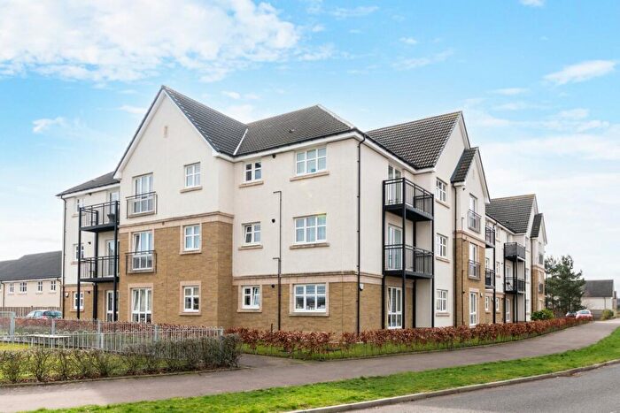 1 Bedroom Apartment For Sale In Ferniesyde Court, Falkirk, FK2