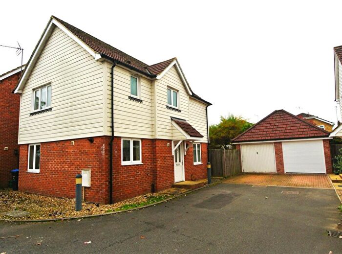 3 Bedroom Detached House To Rent In New Haw, KT15