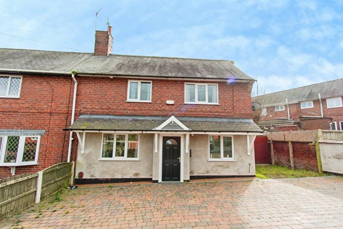 3 Bedroom Semi Detached House For Sale In Beech Tree Road, Featherstone, Pontefract, WF7