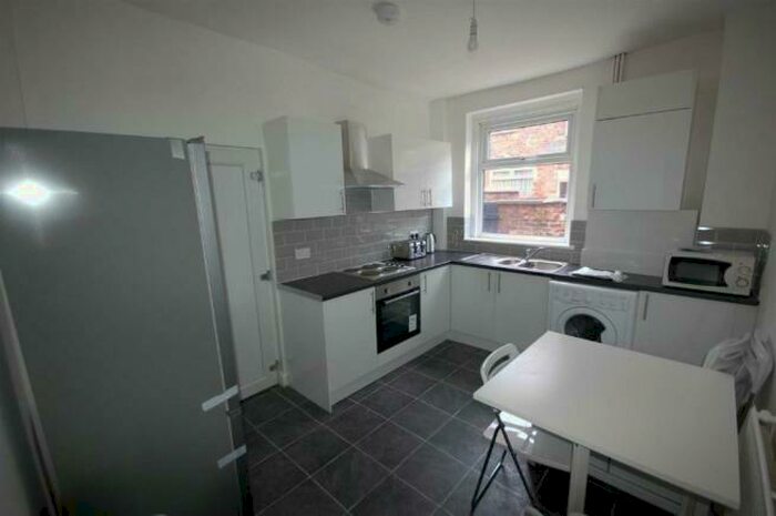 4 Bedroom End Of Terrace House To Rent In Moseley Road, Fallowfield, Manchester, M14