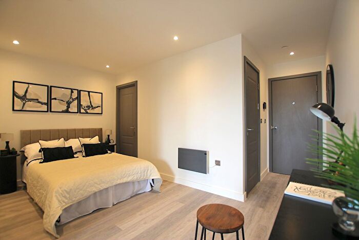 1 Bedroom Flat To Rent In High Street, Waltham Cross, EN8