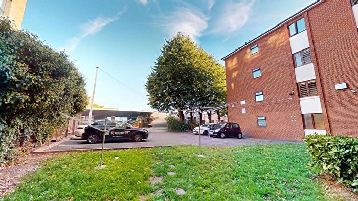 1 Bedroom Flat To Rent In Ashdown Court, Harts Lane, Barking, IG11