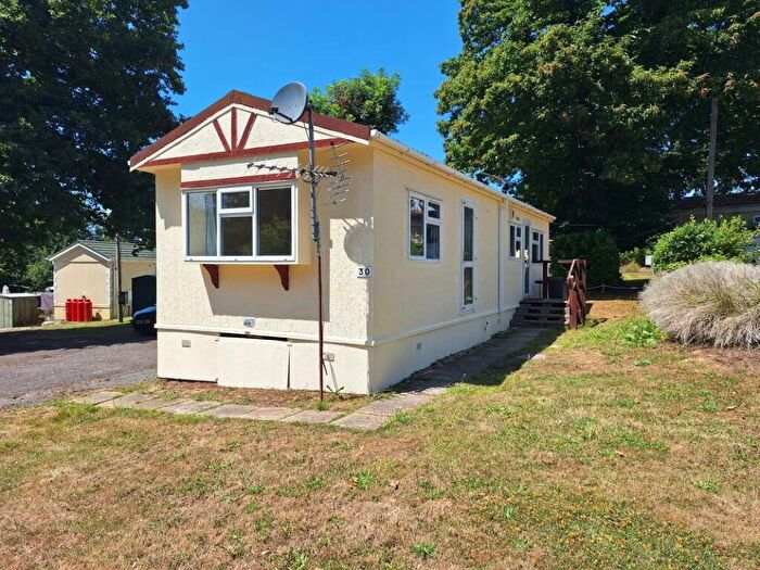 1 Bedroom Detached House To Rent In St James Park, Baddesley Road, Nr Romsey, SO52