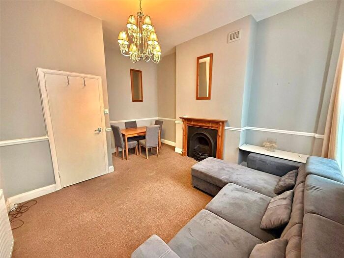 1 Bedroom Flat To Rent In Palmerston Road, London, N22