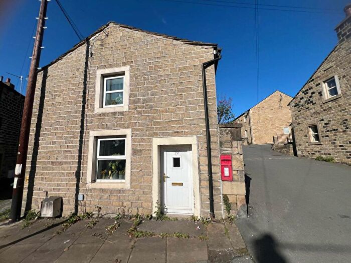 1 Bedroom House To Rent In Keighley Road, Silsden, Keighley, West Yorkshire, BD20