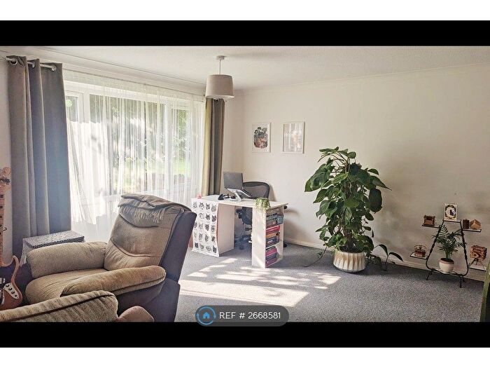 2 Bedroom Flat To Rent In Clement Close, Canterbury, CT1