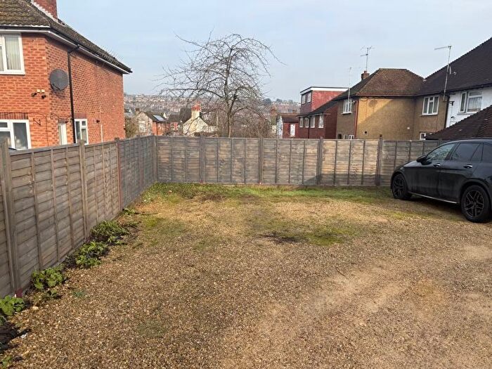 1 Bedroom Flat For Sale In Desborough Avenue, High Wycombe, HP11