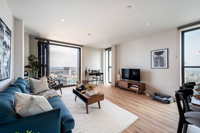 3 Bedroom Flat To Rent In Ten Degrees, Croydon, CR0