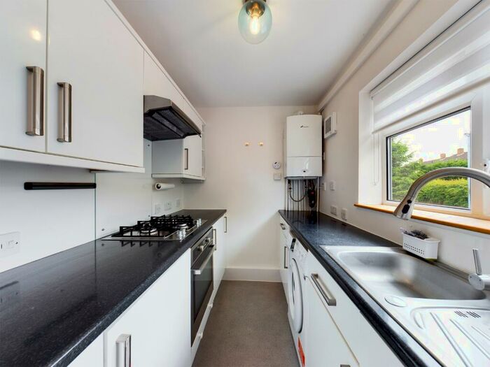 Studio To Rent In Little Road, Hemel Hempstead, Hertfordshire, HP2