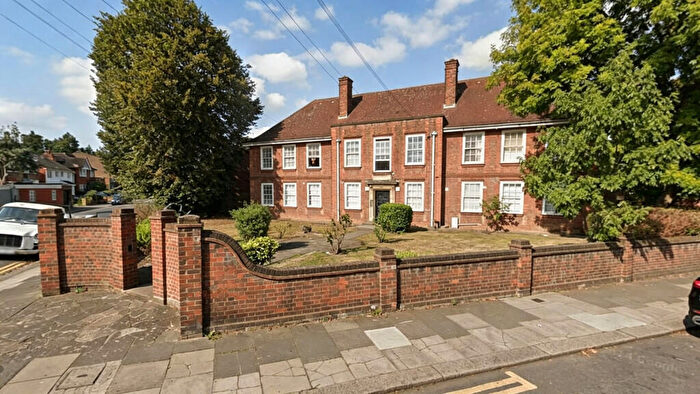 Studio To Rent In Latymer Road, London, N9