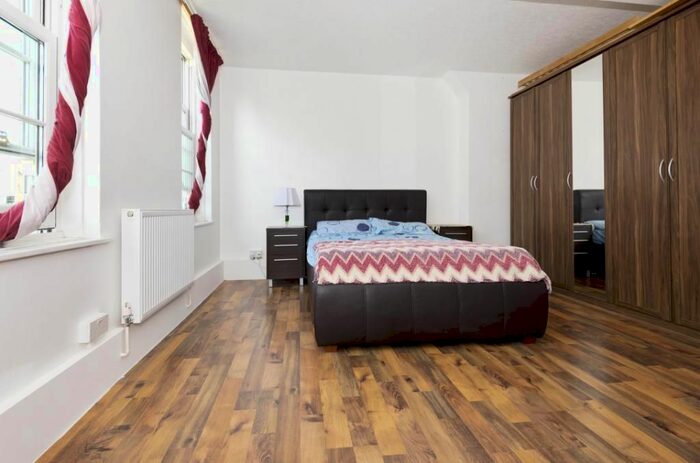 2 Bedroom Flat For Sale In Old Street, London, EC1V