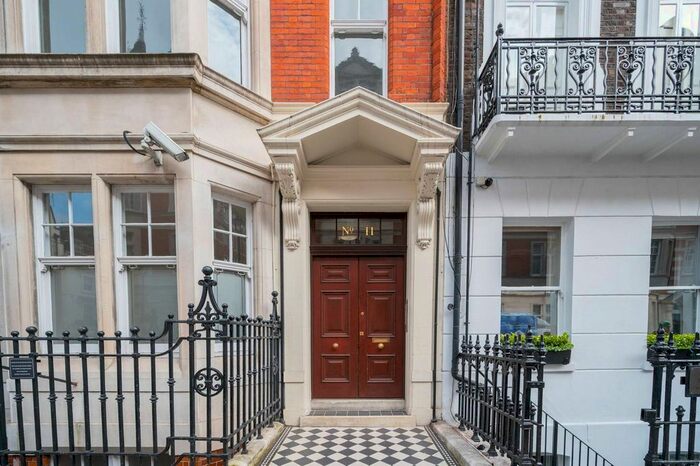 4 Bedroom Flat To Rent In Bentinck Street, Marylebone, London, W1U