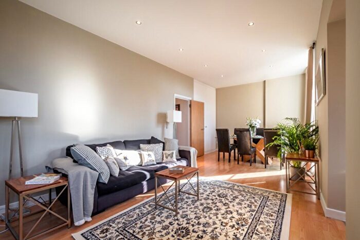 2 Bedroom Apartment To Rent In Mildmay Road London, N1