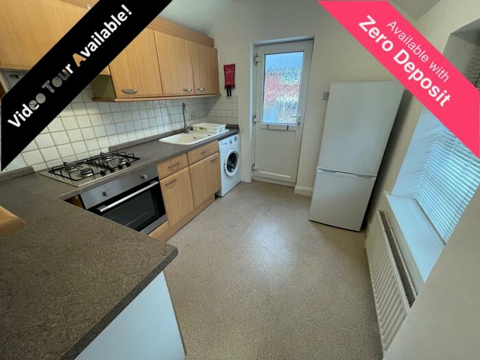 3 Bedroom Flat To Rent In Wimborne Road, Bournemouth, BH9