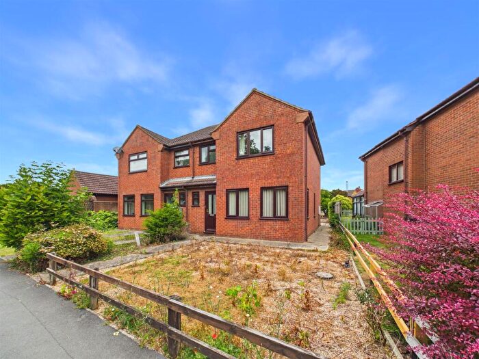 3 Bedroom Semi-Detached House For Sale In Bridge Close, Louth, LN11