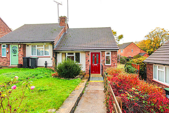 1 Bedroom Semi-Detached Bungalow For Sale In Highfield Road, Irthlingborough, NN9