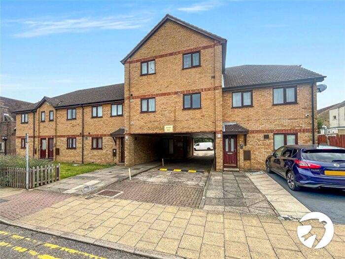 1 Bedroom Flat To Rent In Chartwell Court, Balmoral Road, Gillingham, Kent, ME7