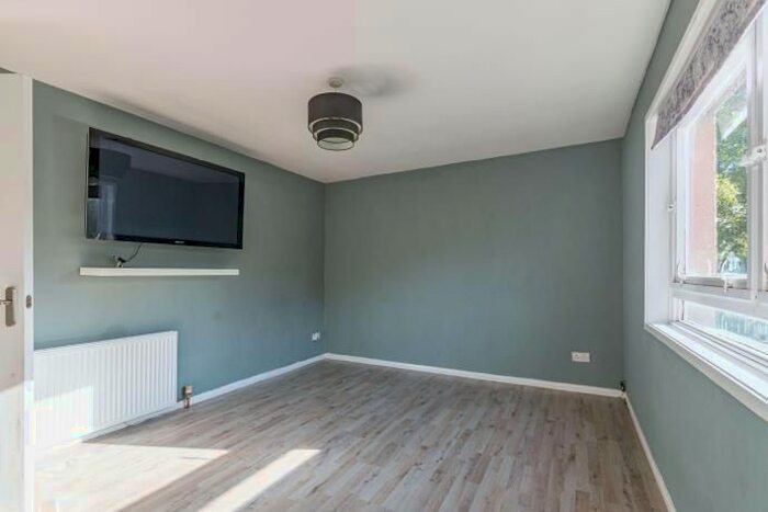 3 Bedroom Semi-Detached House To Rent In Royal Court, Penicuik, EH26