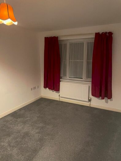 2 Bedroom Flat To Rent In Review Road, Dagenham, RM10
