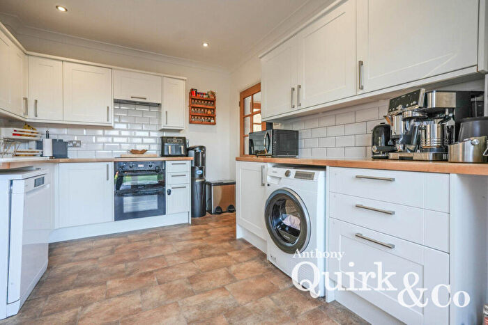 3 Bedroom Detached House For Sale In Long Road, Canvey Island, SS8